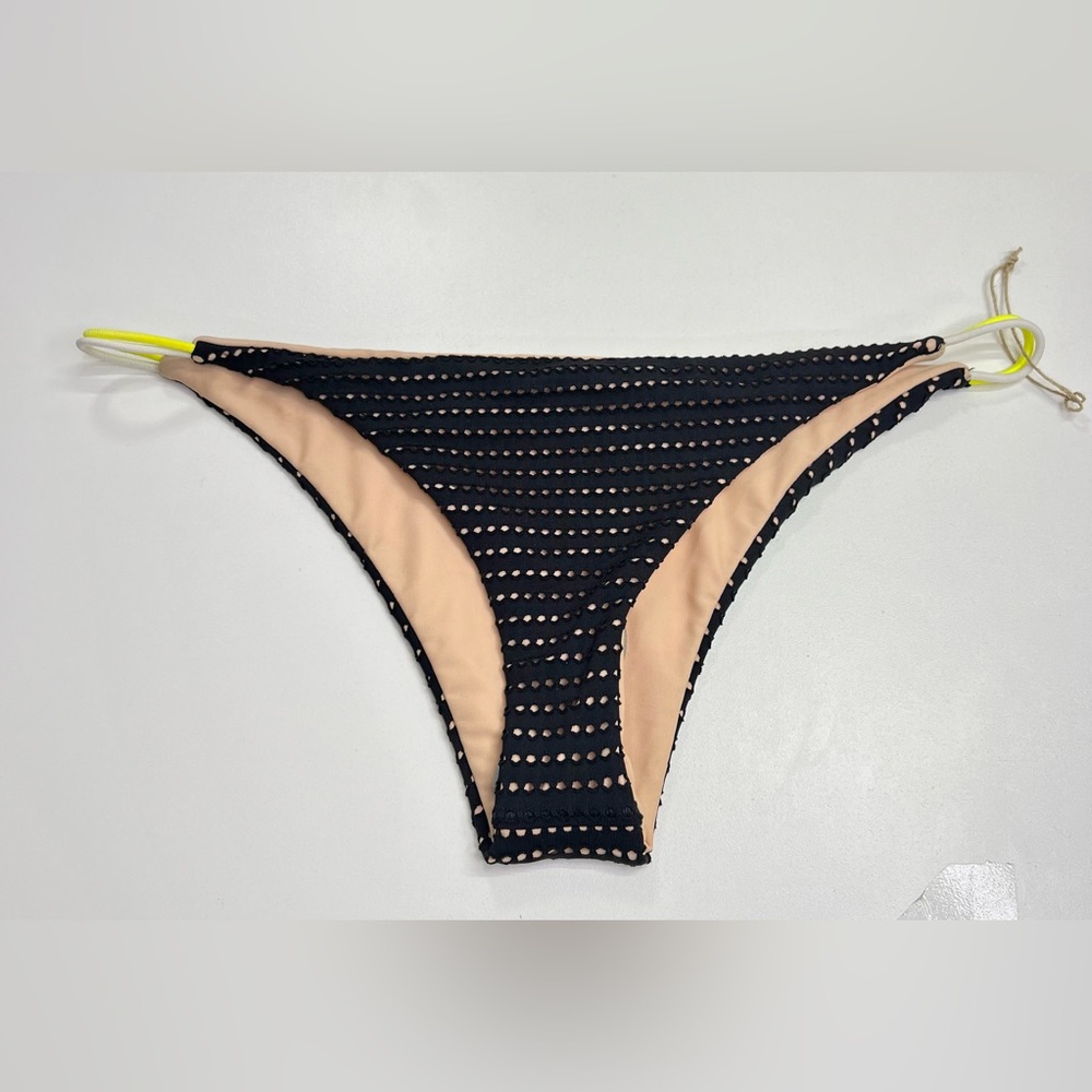 Basta Surf Swimwear Black Eyelet Lace Reversible Bikini Bottoms NEW Size Large